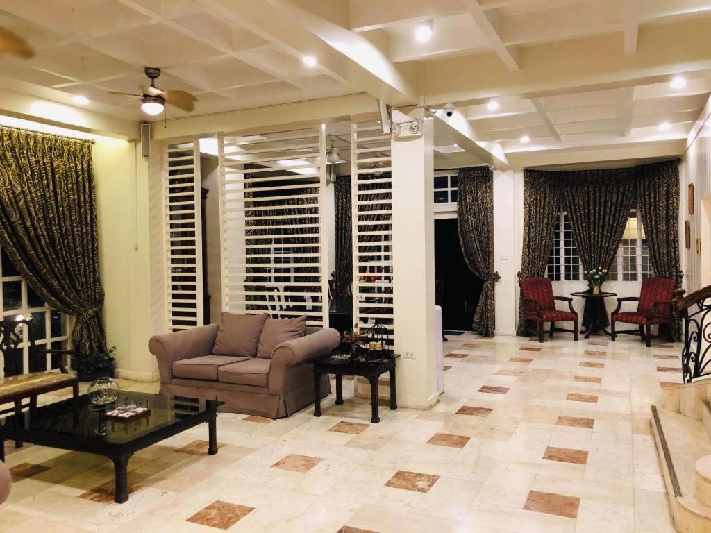 Citi Garden Suites Naga  Exterior photo